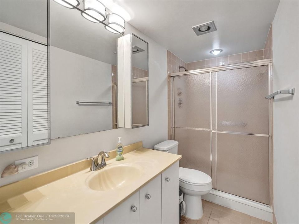 For Sale: $175,000 (2 beds, 2 baths, 1162 Square Feet)