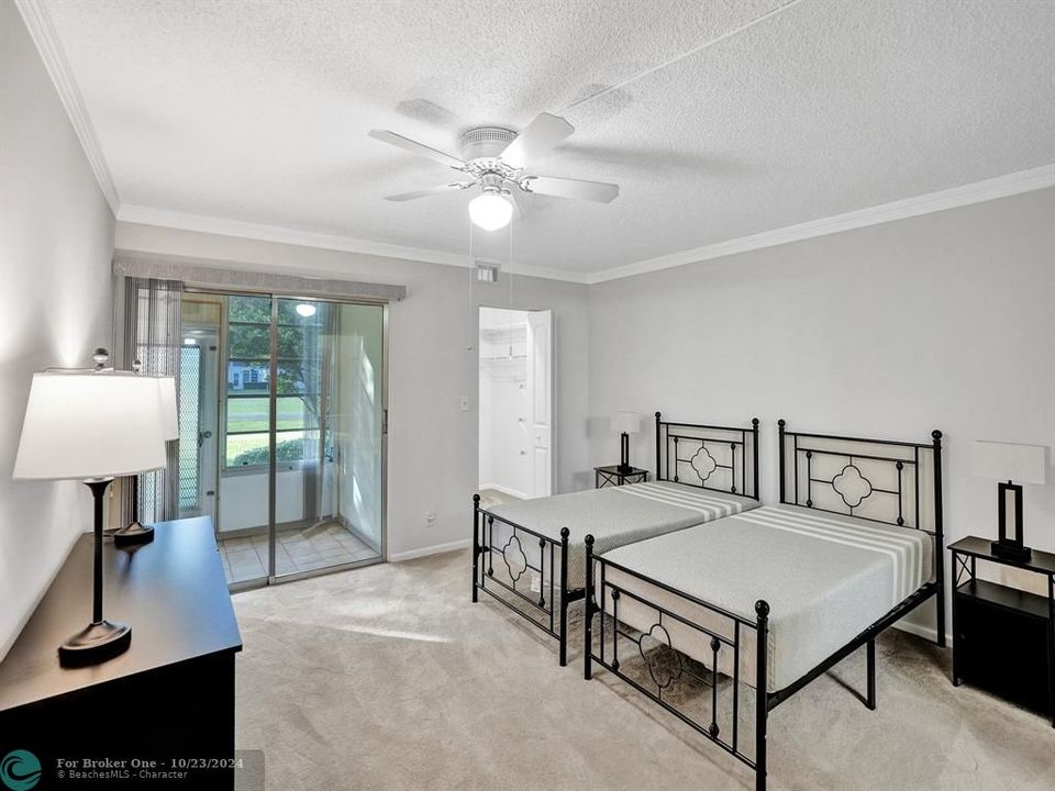 For Sale: $175,000 (2 beds, 2 baths, 1162 Square Feet)