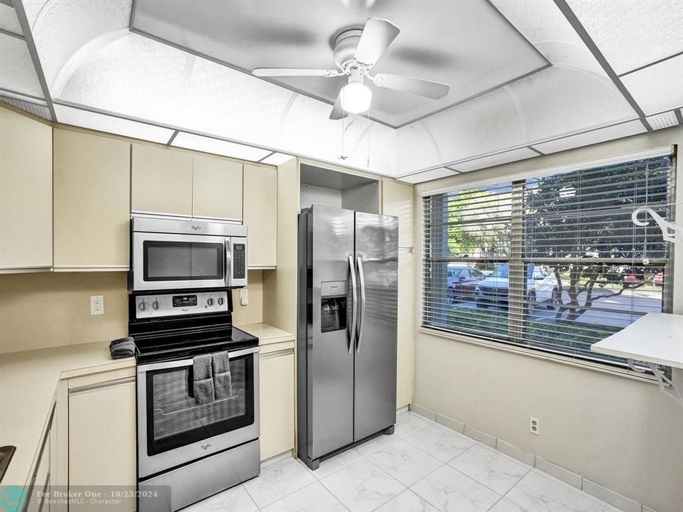 For Sale: $175,000 (2 beds, 2 baths, 1162 Square Feet)