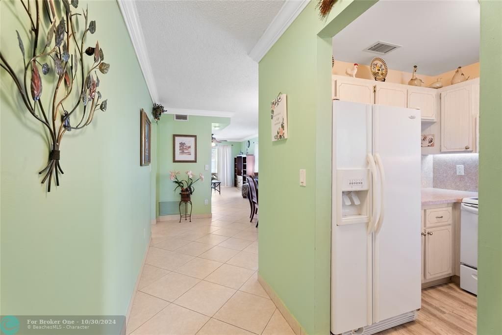 For Sale: $180,000 (2 beds, 2 baths, 1089 Square Feet)