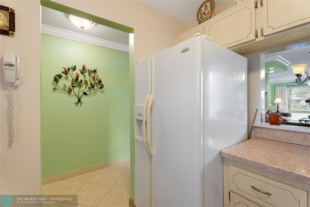 For Sale: $180,000 (2 beds, 2 baths, 1089 Square Feet)