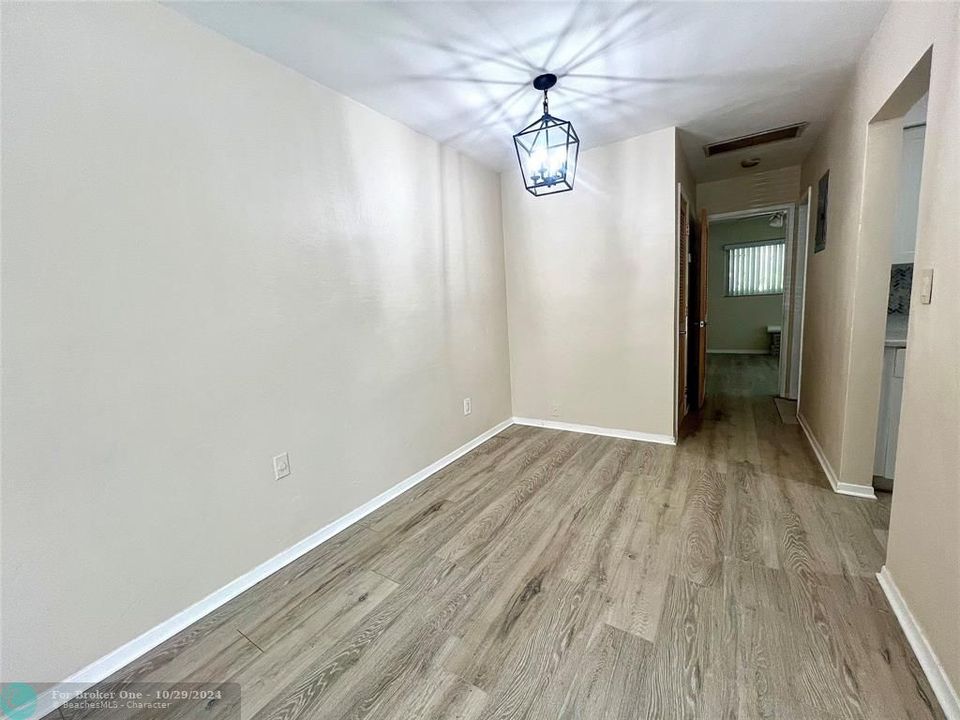 For Sale: $2,175 (1 beds, 1 baths, 0 Square Feet)