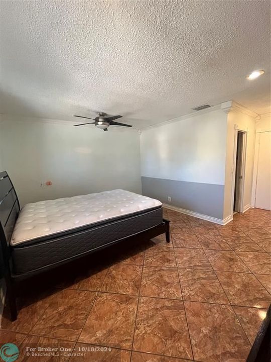 For Rent: $1,900 (1 beds, 1 baths, 848 Square Feet)