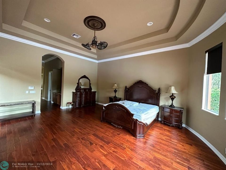 For Rent: $15,000 (6 beds, 8 baths, 9000 Square Feet)