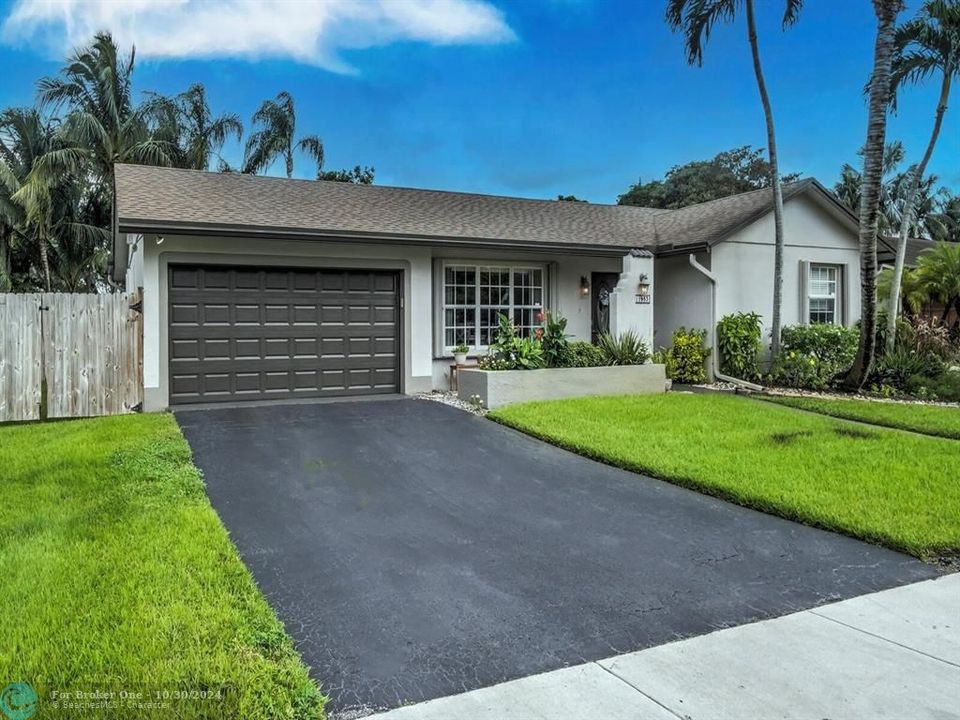 For Sale: $769,000 (3 beds, 2 baths, 1800 Square Feet)