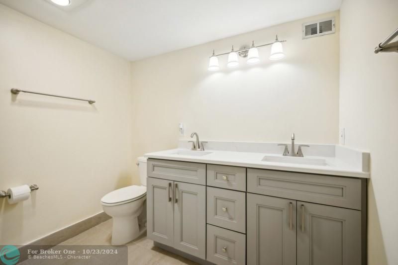 For Sale: $499,000 (2 beds, 2 baths, 1427 Square Feet)