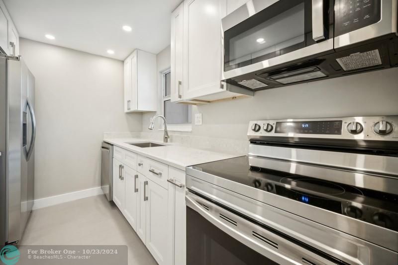 For Sale: $499,000 (2 beds, 2 baths, 1427 Square Feet)