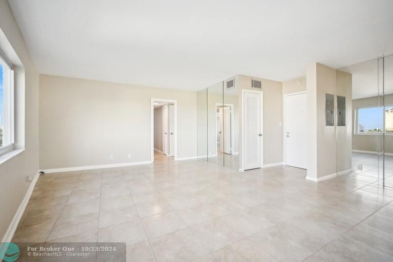 For Sale: $499,000 (2 beds, 2 baths, 1427 Square Feet)