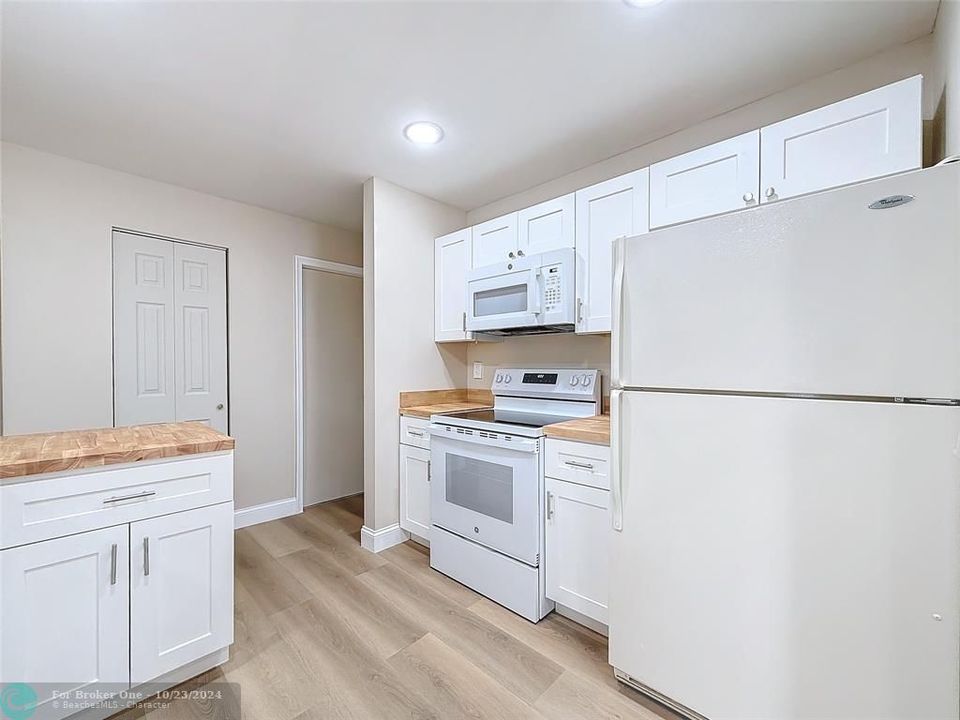 For Sale: $397,500 (2 beds, 2 baths, 1635 Square Feet)