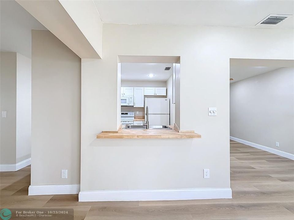 For Sale: $397,500 (2 beds, 2 baths, 1635 Square Feet)