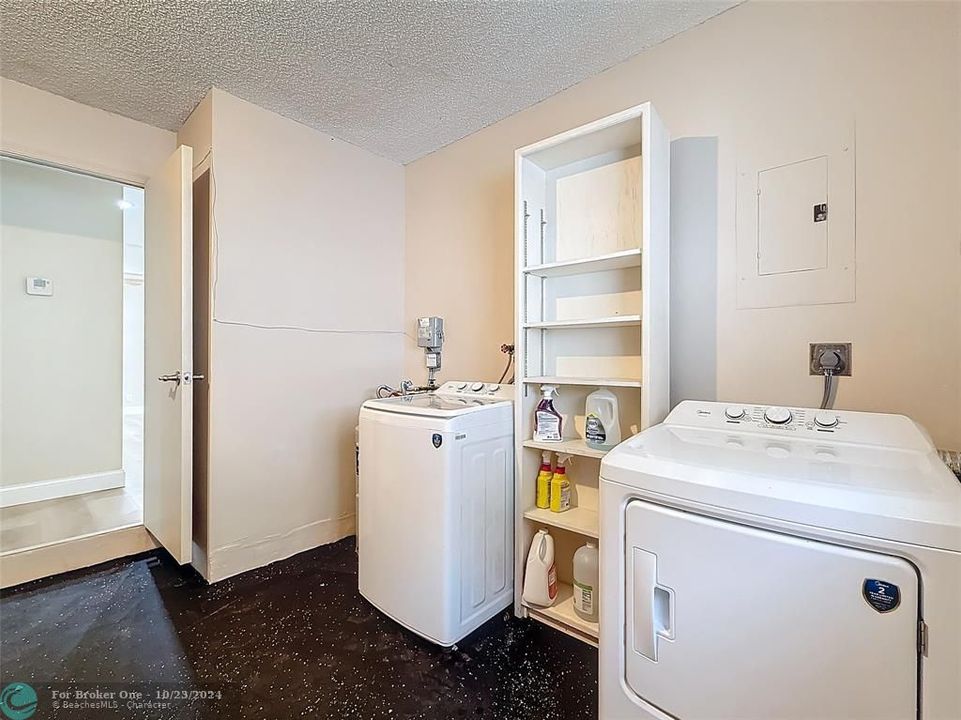 For Sale: $397,500 (2 beds, 2 baths, 1635 Square Feet)