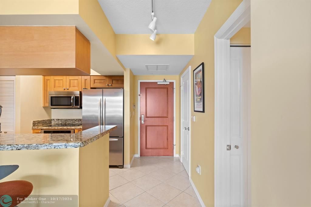 For Sale: $483,450 (1 beds, 1 baths, 820 Square Feet)