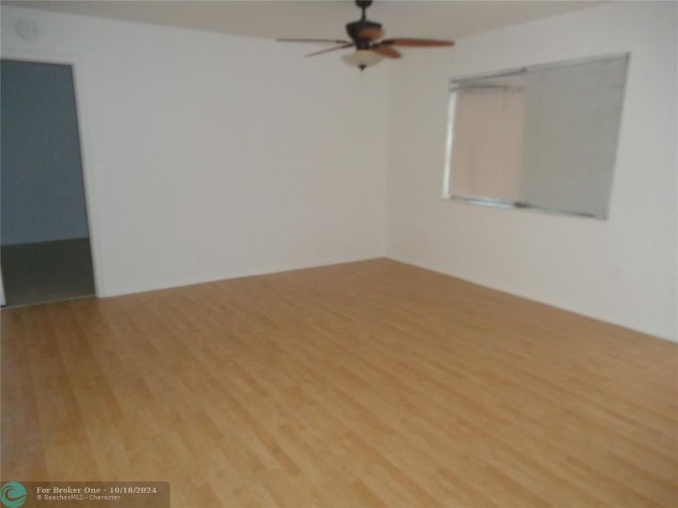 For Rent: $3,200 (3 beds, 2 baths, 1360 Square Feet)