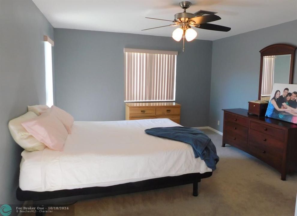 For Sale: $179,999 (2 beds, 2 baths, 1335 Square Feet)