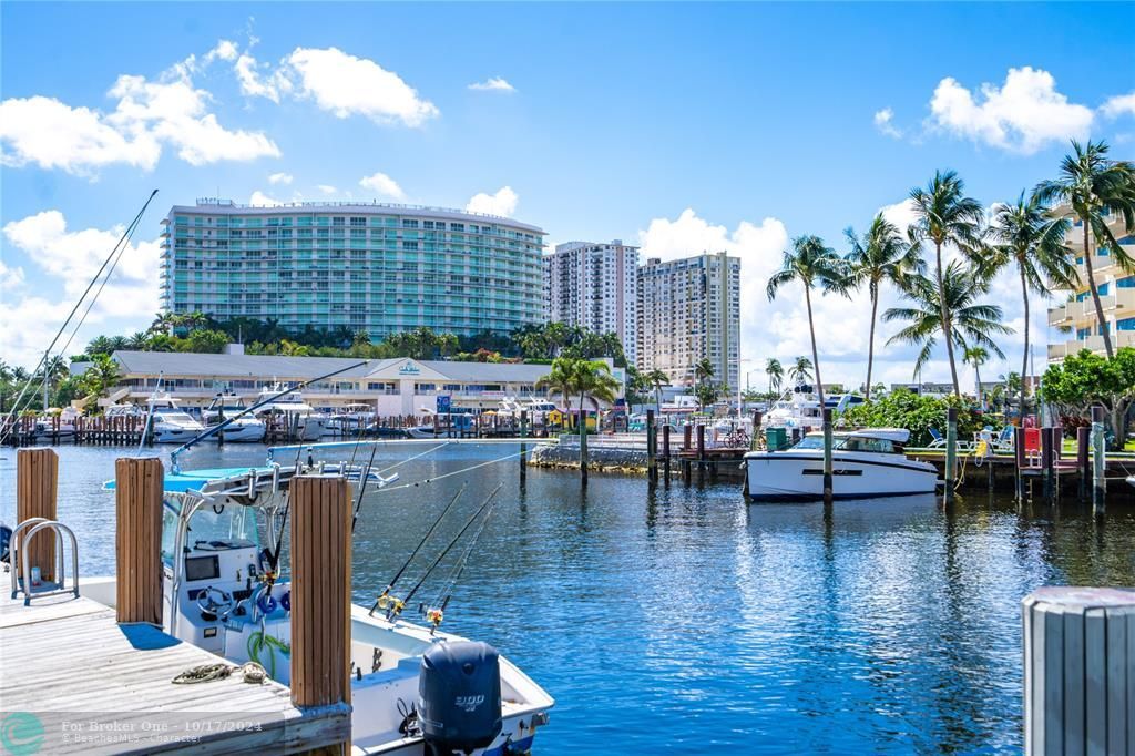 For Sale: $1,975,000 (3 beds, 3 baths, 1514 Square Feet)