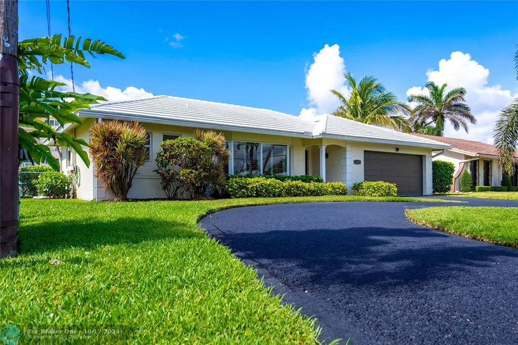 For Sale: $1,975,000 (3 beds, 3 baths, 1514 Square Feet)