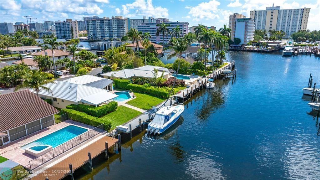 For Sale: $1,975,000 (3 beds, 3 baths, 1514 Square Feet)