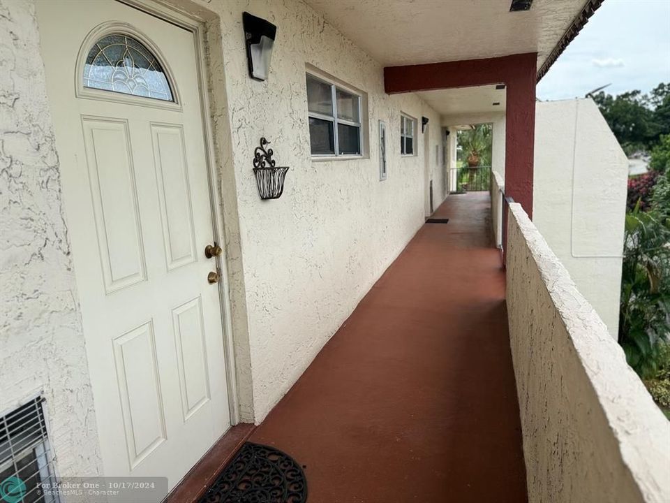 For Sale: $160,000 (2 beds, 2 baths, 1170 Square Feet)