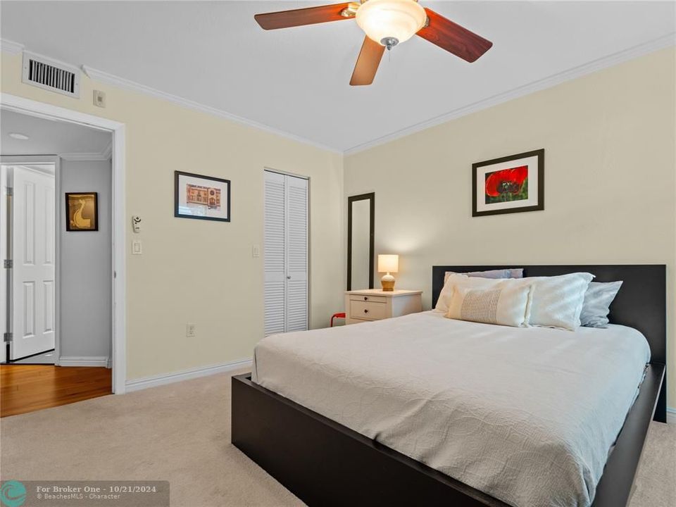 For Sale: $469,000 (2 beds, 2 baths, 1500 Square Feet)