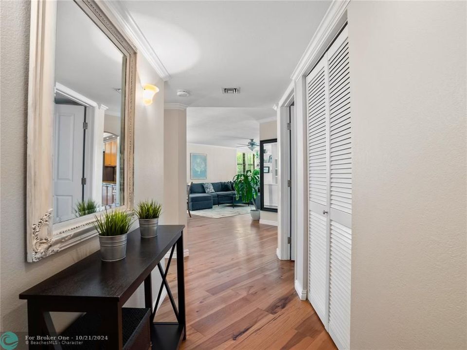 For Sale: $469,000 (2 beds, 2 baths, 1500 Square Feet)