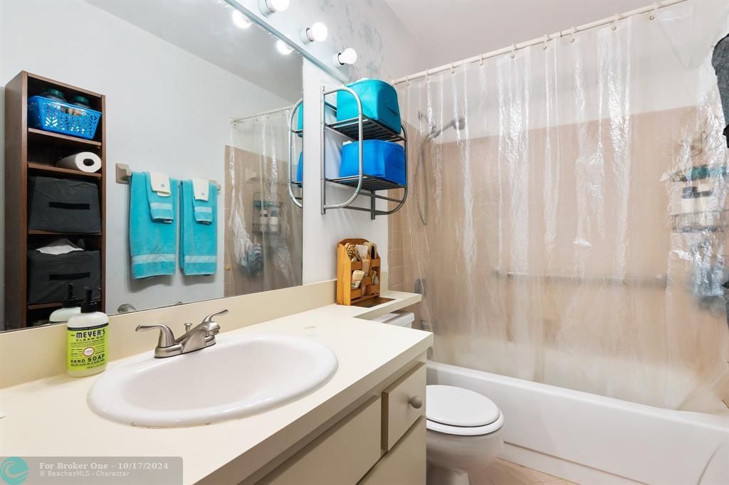 For Sale: $280,000 (2 beds, 2 baths, 1182 Square Feet)