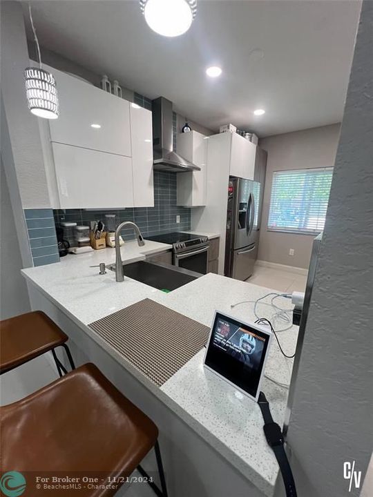 For Sale: $395,000 (2 beds, 2 baths, 1268 Square Feet)