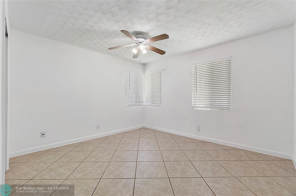 For Rent: $3,000 (3 beds, 2 baths, 1117 Square Feet)