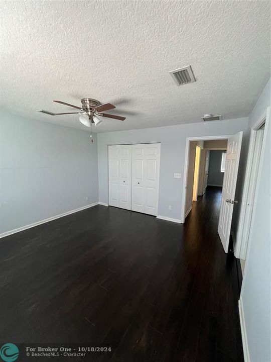 For Rent: $2,650 (3 beds, 2 baths, 1250 Square Feet)