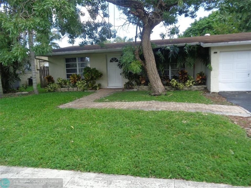 For Rent: $3,250 (3 beds, 2 baths, 1537 Square Feet)