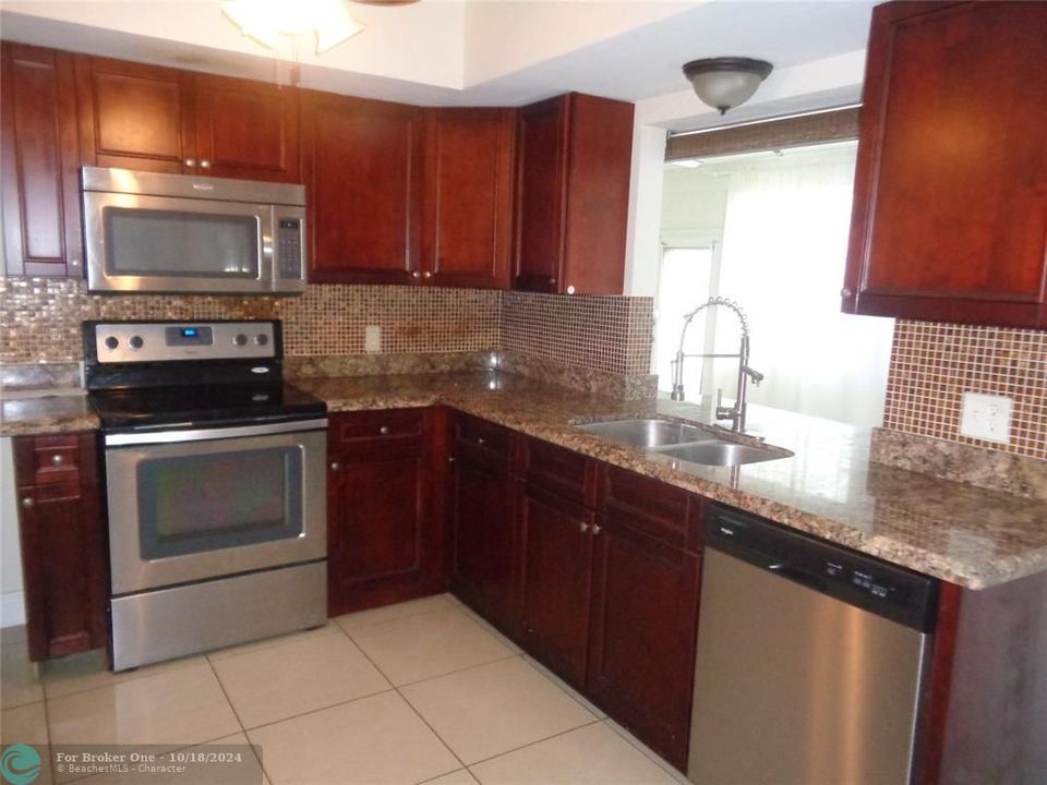 For Rent: $3,250 (3 beds, 2 baths, 1537 Square Feet)