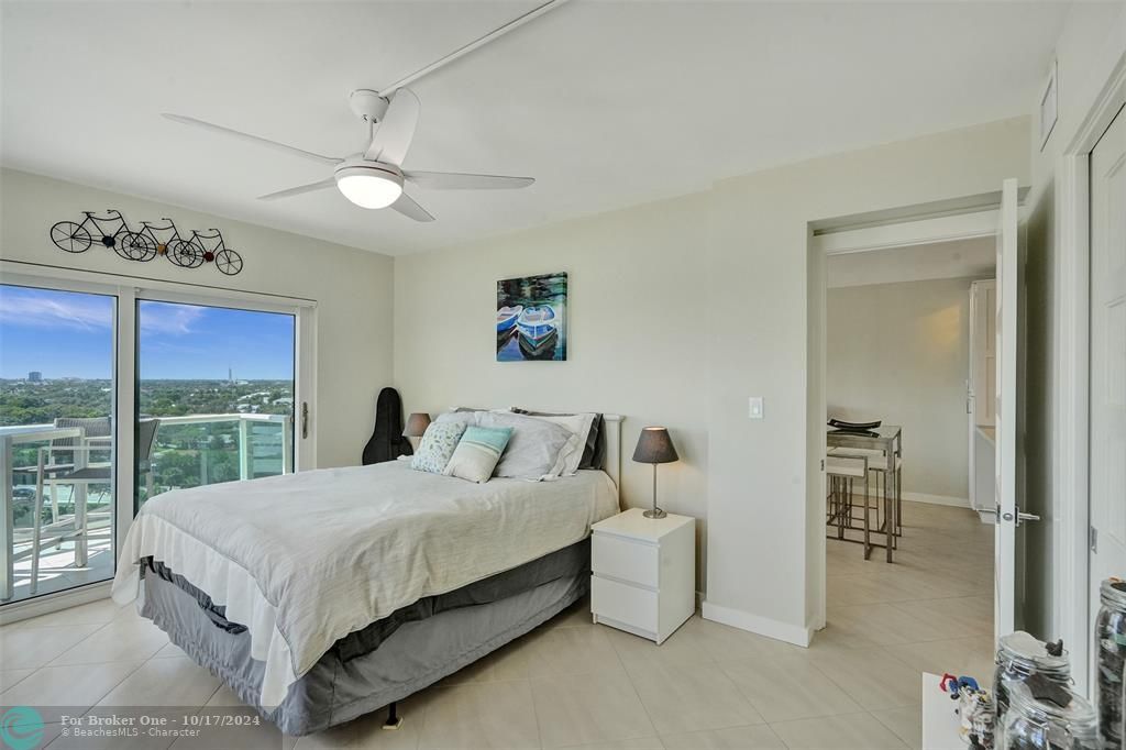 For Sale: $549,000 (1 beds, 2 baths, 686 Square Feet)