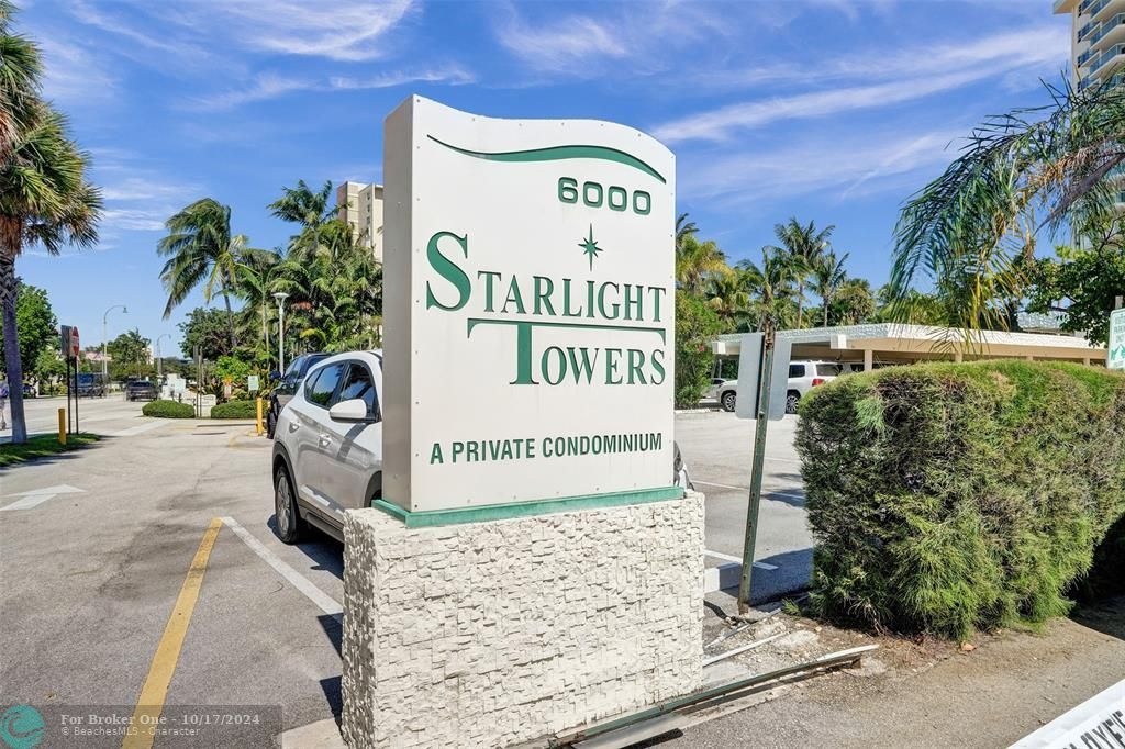 For Sale: $549,000 (1 beds, 2 baths, 686 Square Feet)