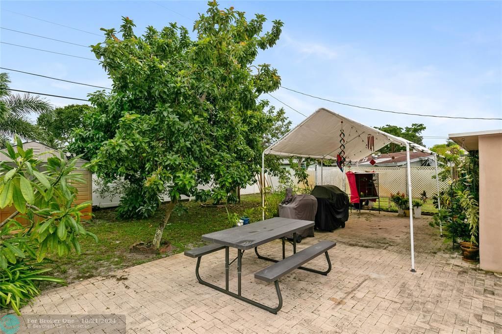 For Sale: $495,900 (3 beds, 2 baths, 1204 Square Feet)