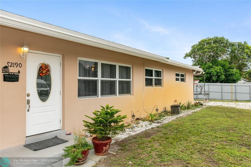 For Sale: $495,900 (3 beds, 2 baths, 1204 Square Feet)