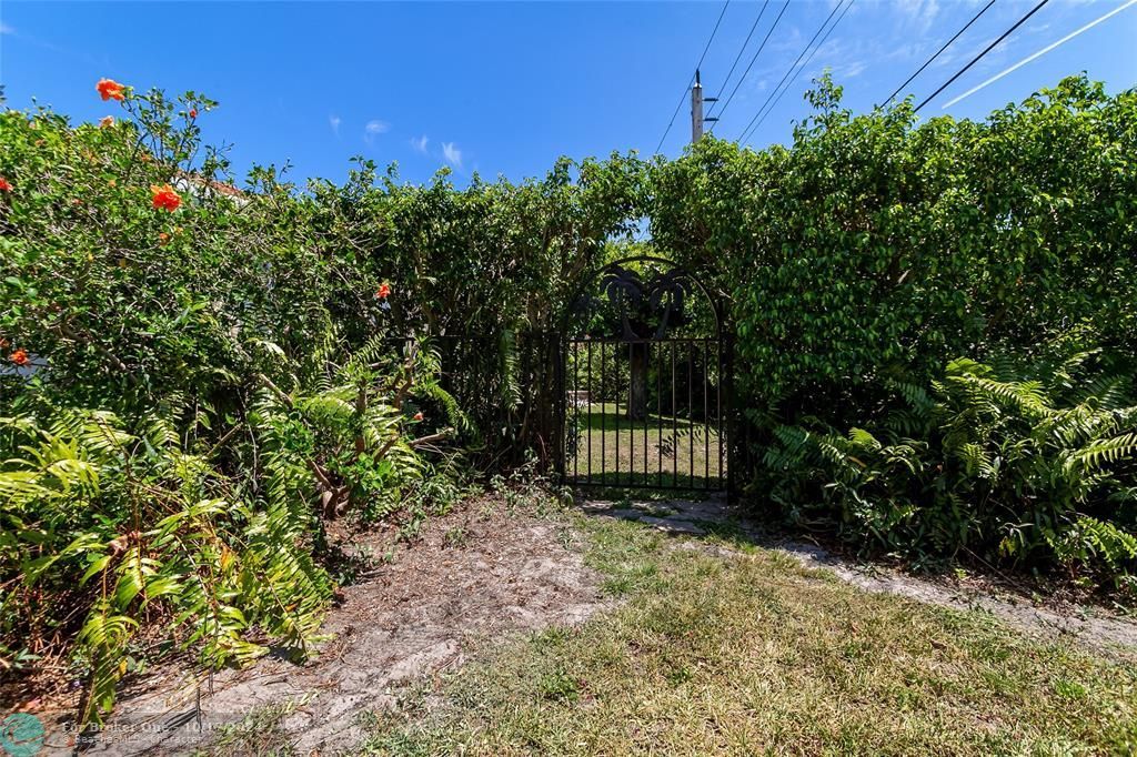 For Sale: $1,159,000 (3 beds, 2 baths, 2180 Square Feet)