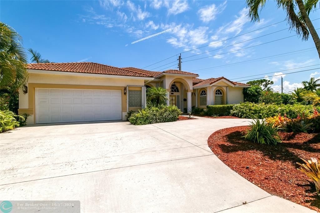 For Sale: $1,159,000 (3 beds, 2 baths, 2180 Square Feet)