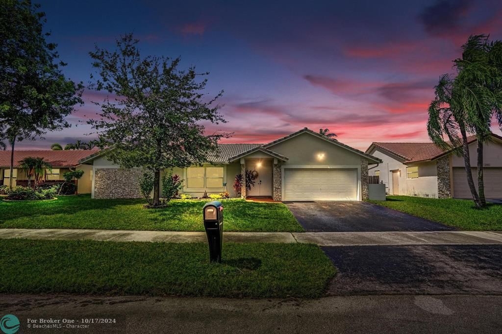 For Sale: $600,000 (3 beds, 2 baths, 2146 Square Feet)