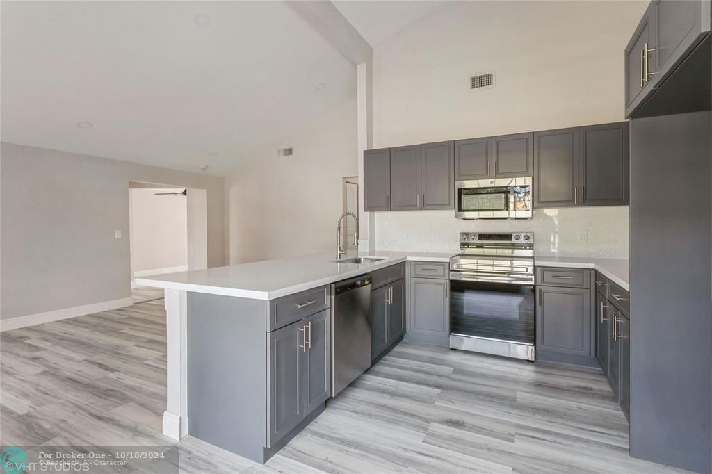 For Sale: $465,900 (4 beds, 2 baths, 1546 Square Feet)