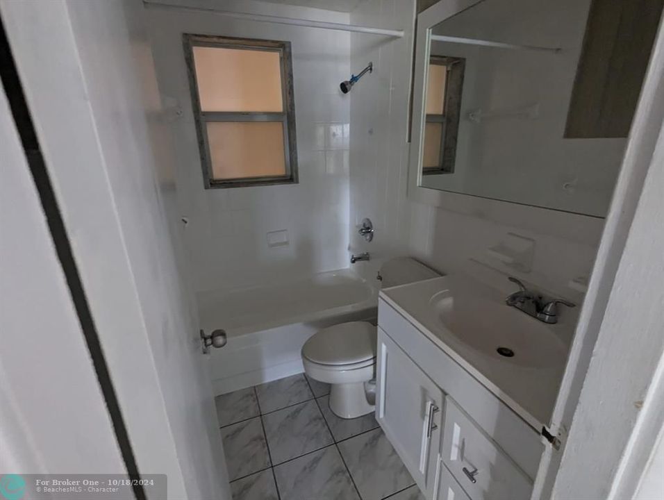 En Venta: $1,990 (2 camas, 1 baños, 2916 Pies cuadrados)