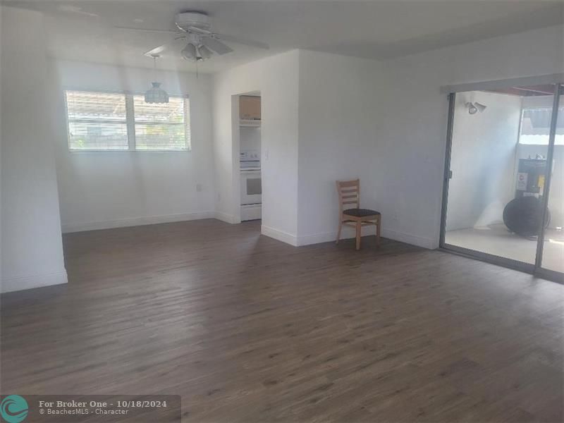 For Rent: $2,500 (2 beds, 1 baths, 891 Square Feet)