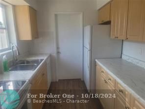 For Rent: $2,500 (2 beds, 1 baths, 891 Square Feet)