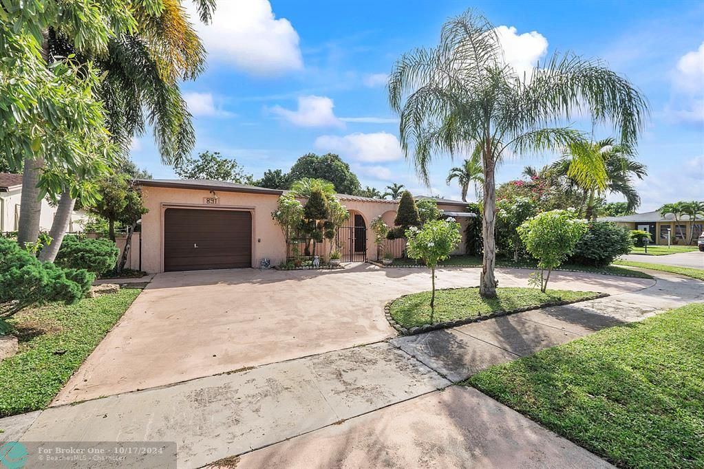 For Sale: $489,000 (3 beds, 2 baths, 1889 Square Feet)