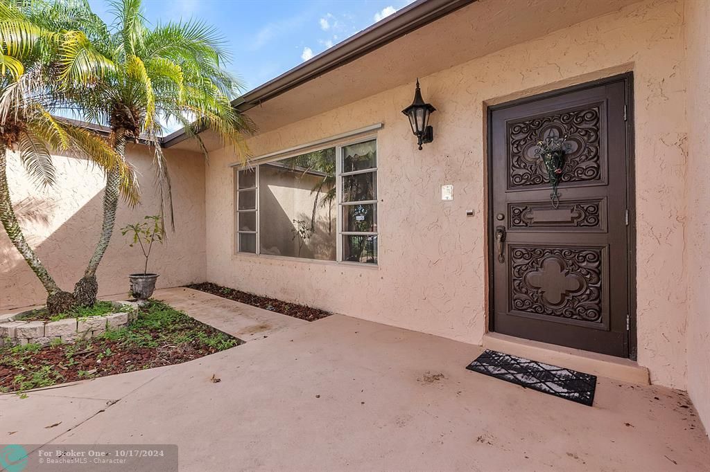 For Sale: $489,000 (3 beds, 2 baths, 1889 Square Feet)