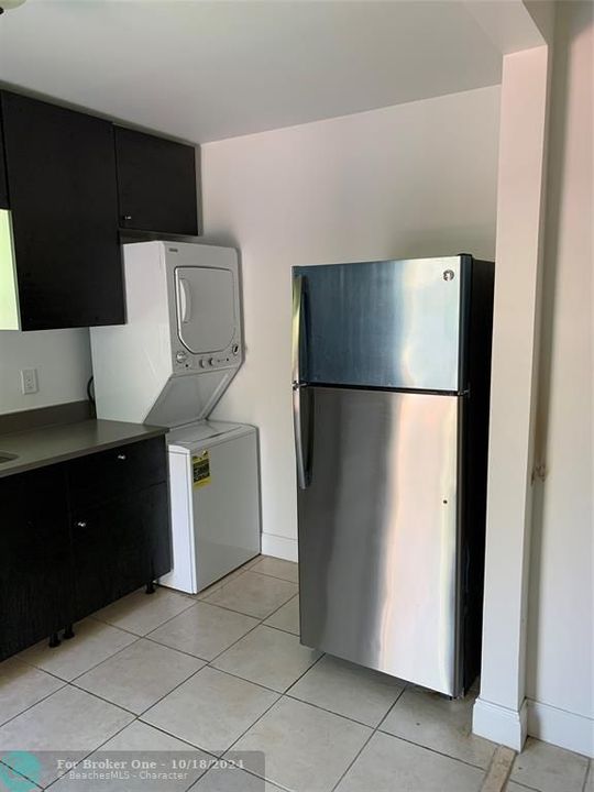 For Rent: $1,550 (1 beds, 1 baths, 550 Square Feet)