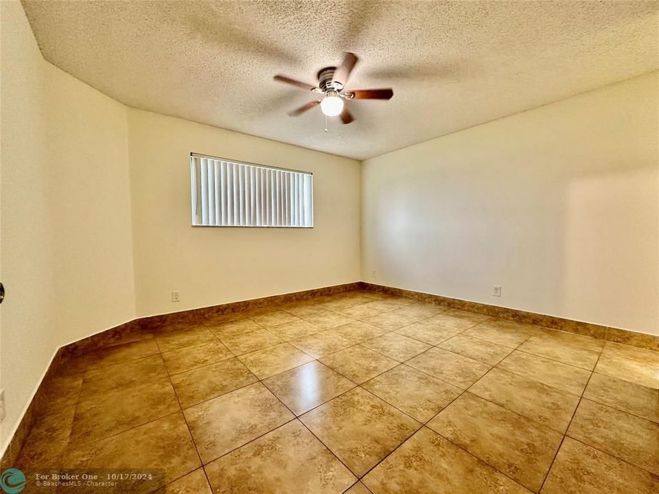 For Sale: $229,000 (2 beds, 2 baths, 1020 Square Feet)