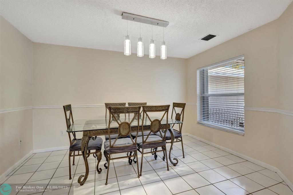 For Sale: $478,500 (3 beds, 2 baths, 1449 Square Feet)