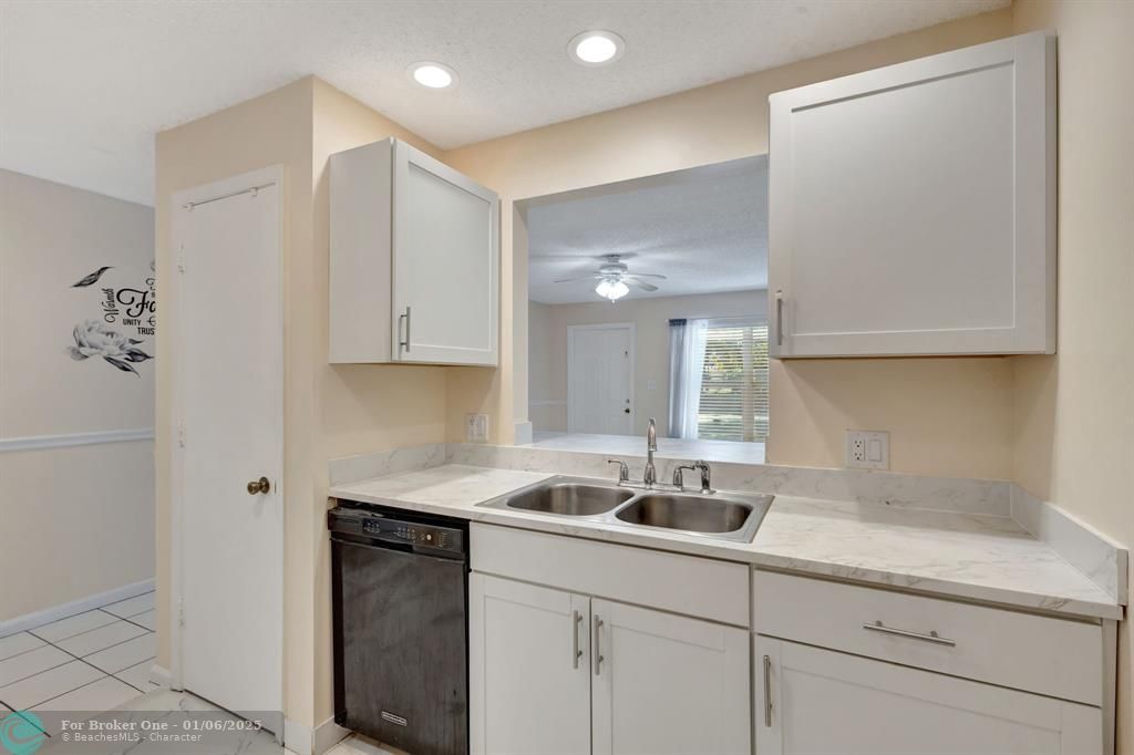 For Sale: $478,500 (3 beds, 2 baths, 1449 Square Feet)