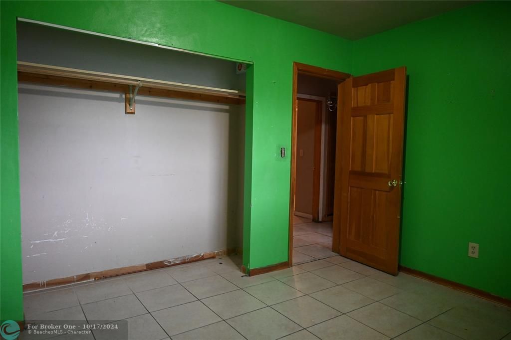 En Venta: $550,000 (4 camas, 2 baños, 1471 Pies cuadrados)