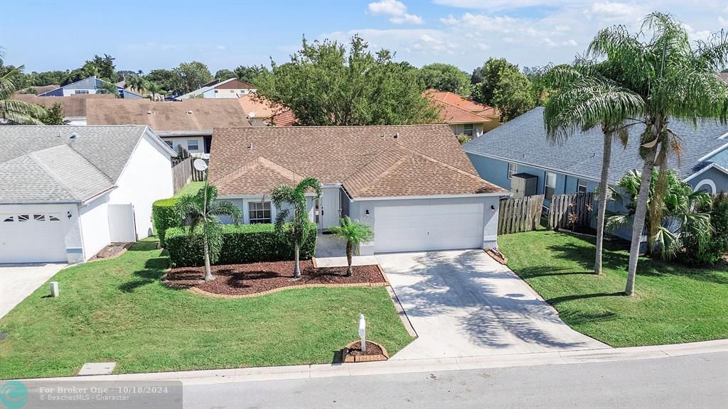 For Sale: $475,000 (3 beds, 2 baths, 1352 Square Feet)