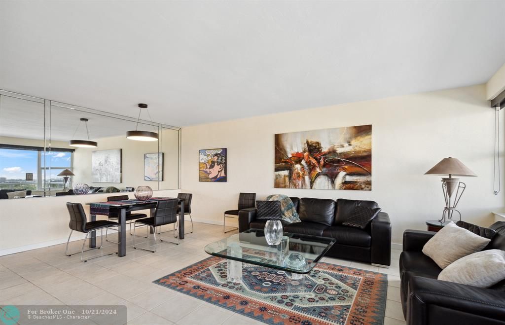 For Sale: $439,900 (2 beds, 2 baths, 1120 Square Feet)